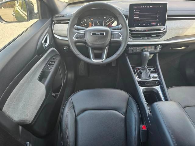 Used 2024 Jeep Compass Latitude w/ Sun and Sound Group AWD/4WD image 16