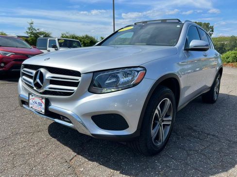 Used 2019 Mercedes-Benz GLC 300 4MATIC image 1