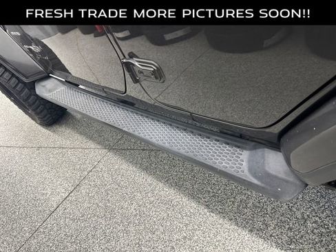 Used 2018 Jeep Wrangler Unlimited Sahara image 17