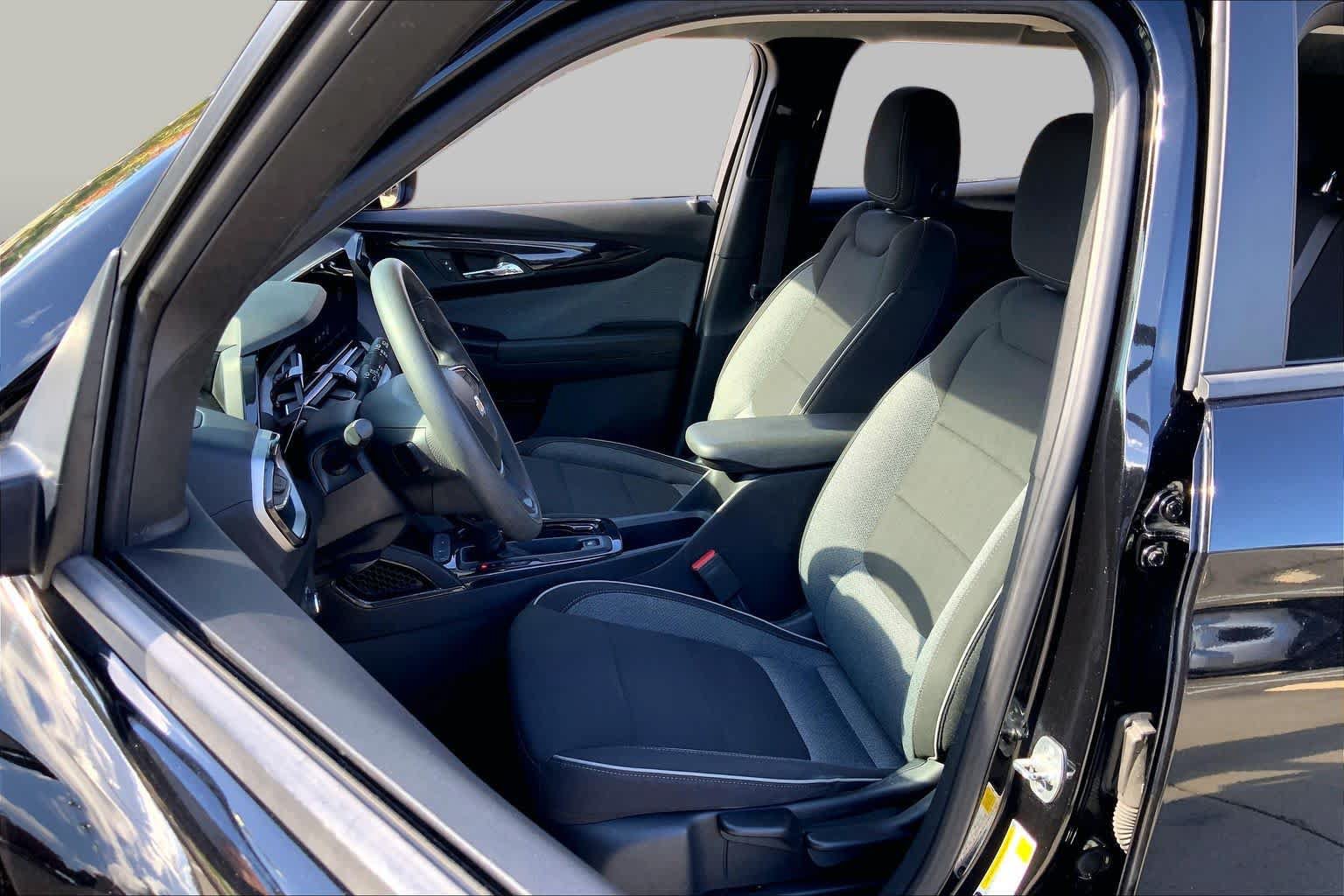 Used 2025 Chevrolet TrailBlazer LT FWD image 8