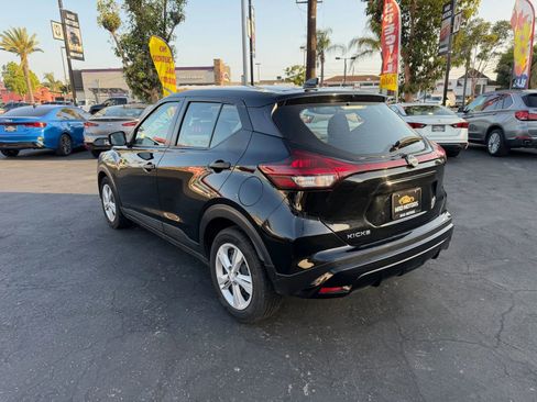 Used 2024 Nissan Kicks S FWD image 3