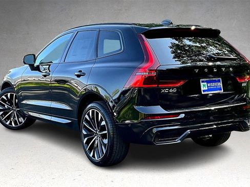 New 2026 Volvo XC60 B5 Ultra w/ Protection Package Premier image 3