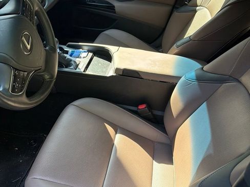 Used 2024 Lexus ES 350 w/ Premium Package FWD image 5