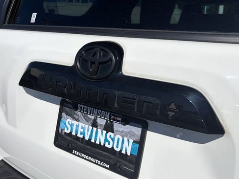 Used 2021 Toyota 4Runner Venture w/ Moonroof Package AWD/4WD image 23