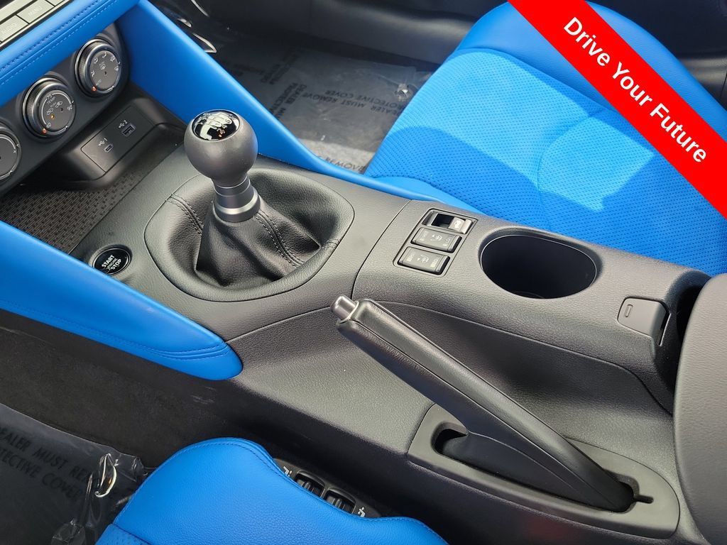 Used 2023 Nissan Z w/ Floor Mat Package (L93) RWD image 12