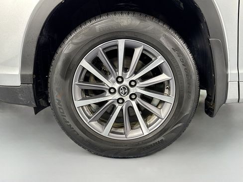 Used 2017 Toyota Highlander XLE image 33