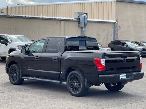 Used 2018 Nissan Titan XD AWD/4WD image 5