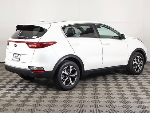 Used 2022 Kia Sportage LX image 7
