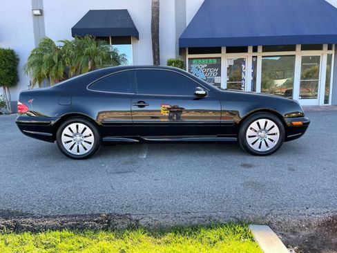 Used 2001 Mercedes-Benz CLK 55 AMG Coupe image 4