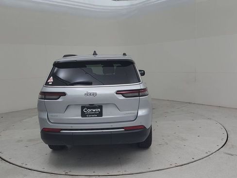 New 2025 Jeep Grand Cherokee L Laredo image 13