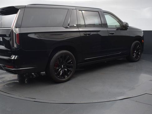 Used 2023 Cadillac Escalade ESV Sport w/ LPO, ONYX Package AWD/4WD image 6