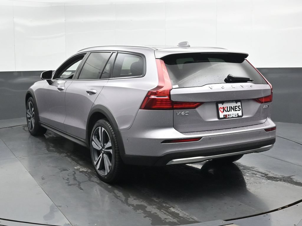 New 2026 Volvo V60 B5 Cross Country Plus w/ Climate Package AWD/4WD image 8