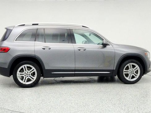 Used 2020 Mercedes-Benz GLB 250 GLB 250 4MATIC SUV w/ Premium Package image 4