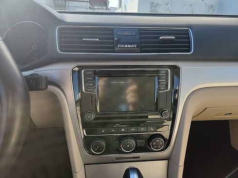 Used 2019 Volkswagen Passat 2.0T Wolfsburg image 11