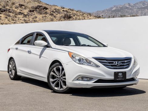 Used 2013 Hyundai Sonata Limited w/ Premium Pkg FWD image 4