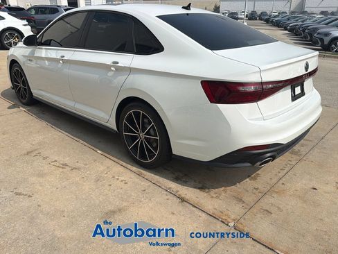 Used 2025 Volkswagen Jetta GLI Autobahn FWD image 4