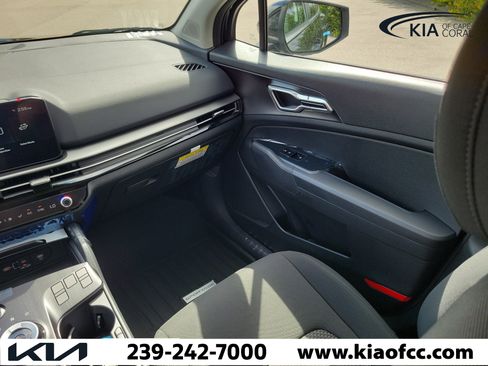 New 2026 Kia Sportage LX image 17