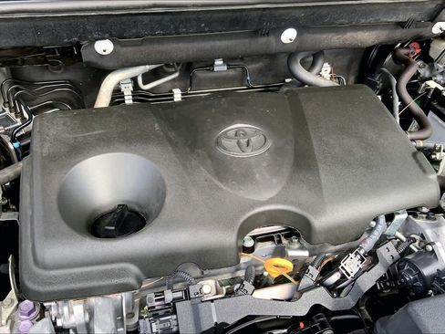 Used 2024 Toyota RAV4 XLE Premium image 33