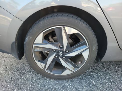 Used 2023 Hyundai Elantra SEL w/ Convenience Package FWD image 8