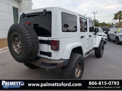Used 2017 Jeep Wrangler Unlimited Sahara AWD/4WD image 4