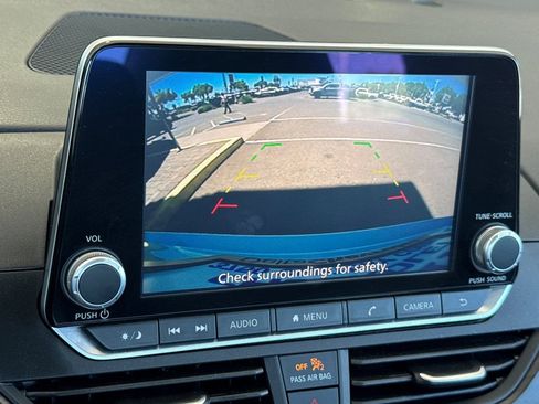 Used 2025 Nissan Altima 2.5 SV FWD image 18