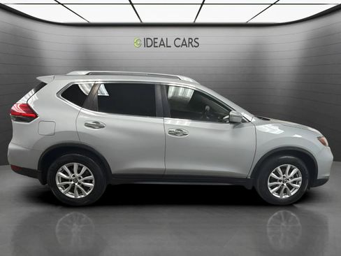 Used 2017 Nissan Rogue SV FWD image 4