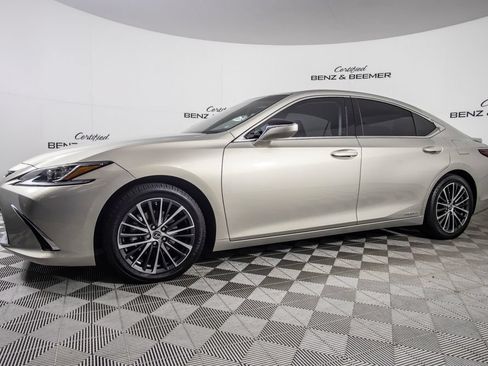 Used 2022 Lexus ES 300h w/ Premium Package FWD image 9