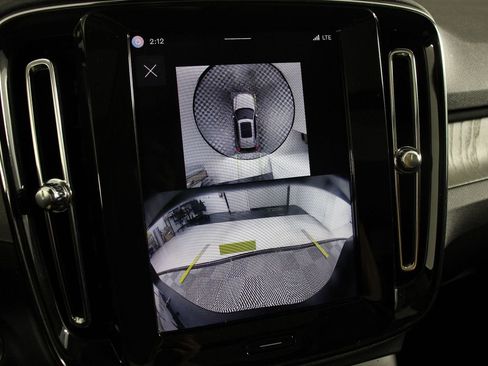 Certified 2025 Volvo XC40 B5 Plus image 13