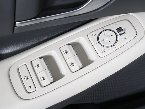 Used 2025 Hyundai Sonata SEL FWD image 37