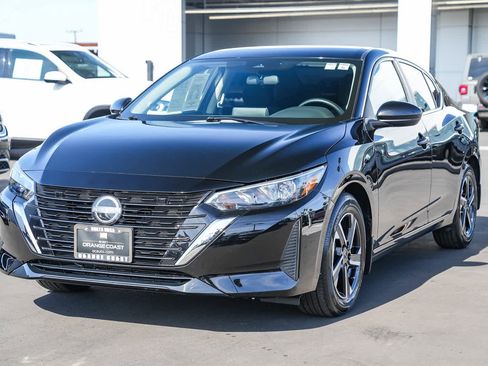 Used 2025 Nissan Sentra SV image 3