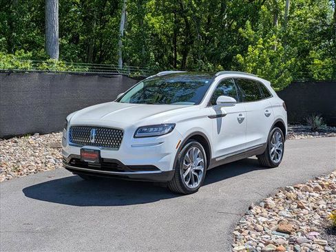 Used 2022 Lincoln Nautilus Reserve AWD/4WD image 1