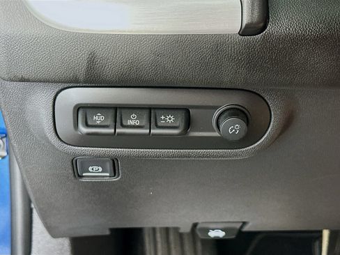 Used 2022 GMC Terrain SLT w/ Tech Package FWD image 10