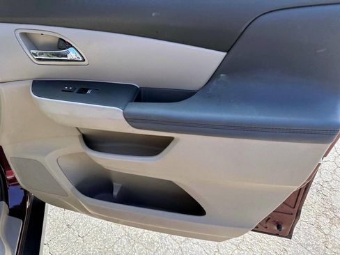 Used 2016 Honda Odyssey SE image 9