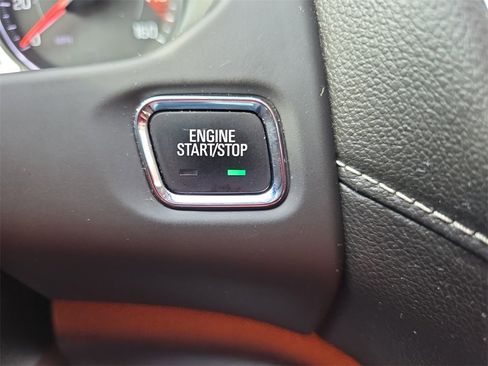 Used 2018 GMC Acadia SLT image 29