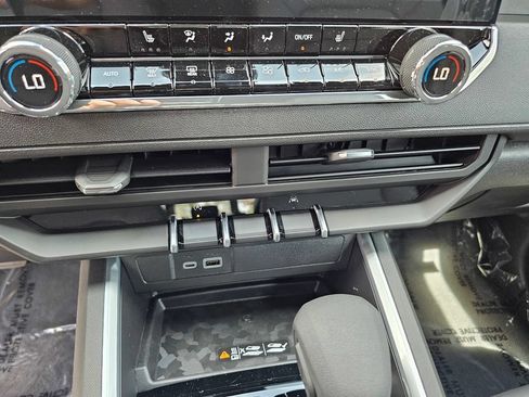 New 2026 Chevrolet Colorado Trail Boss AWD/4WD image 29