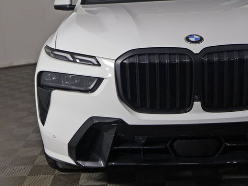 Used 2024 BMW X7 xDrive40i w/ M Sport Package AWD/4WD image 15