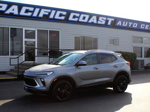 Used 2024 Buick Encore GX Sport Touring image 1