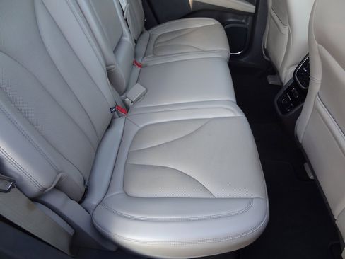 Certified 2021 Lincoln Nautilus Reserve image 16