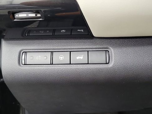 Certified 2022 Nissan Pathfinder SV w/ SV Premium Package image 23