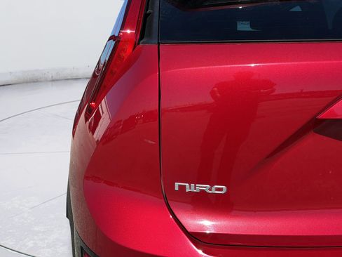 Used 2023 Kia Niro FWD image 30