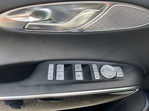 Used 2025 Genesis GV70 2.5T AWD/4WD image 16