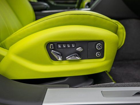 Used 2024 Bentley Flying Spur S V8 image 30