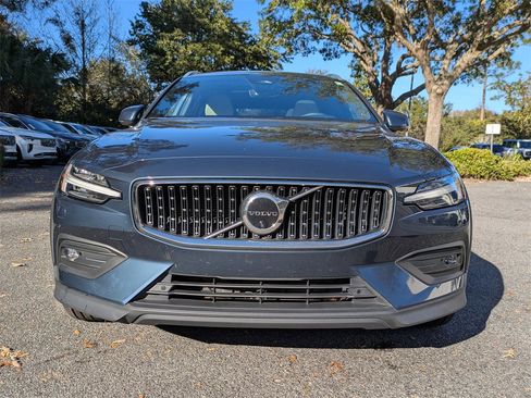 Certified 2023 Volvo V60 B5 Cross Country Ultimate w/ Climate Package image 9
