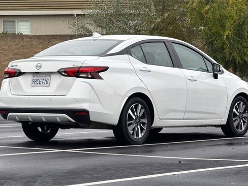 Used 2023 Nissan Versa SV image 10