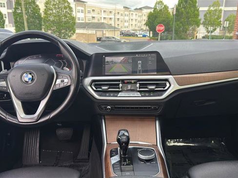 Used 2019 BMW 330i xDrive Sedan w/ Driving Assistance Package AWD/4WD image 24