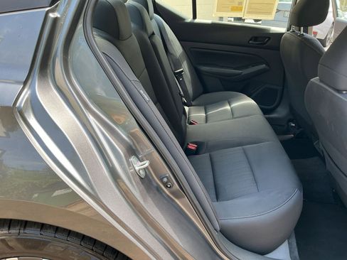 Used 2025 Nissan Altima 2.5 SV FWD image 21