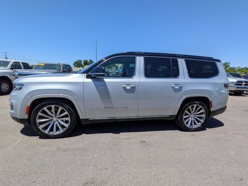 Used 2023 Jeep Grand Wagoneer 4WD image 2