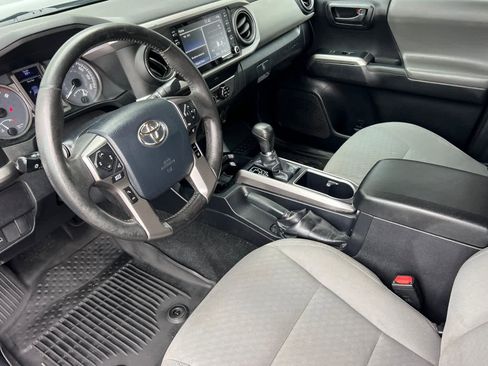 Used 2020 Toyota Tacoma SR5 RWD image 11