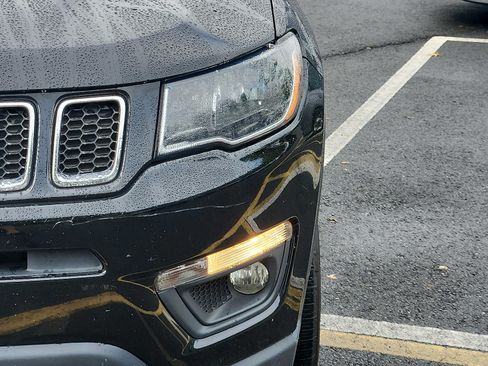 Used 2020 Jeep Compass Latitude w/ Popular Equipment Group AWD/4WD image 9