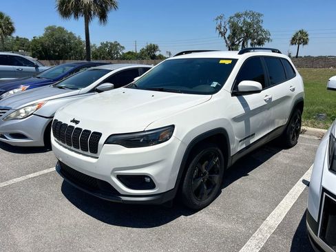 Used 2019 Jeep Cherokee Latitude Plus FWD image 9